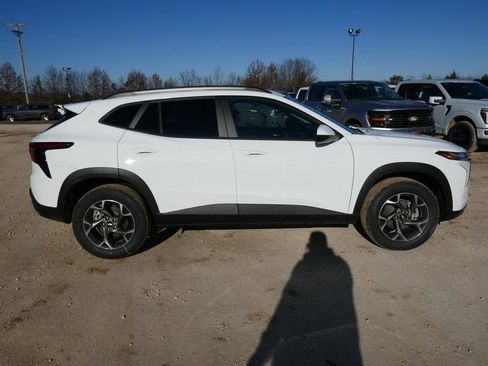 New 2026 Chevrolet Trax LT image 2