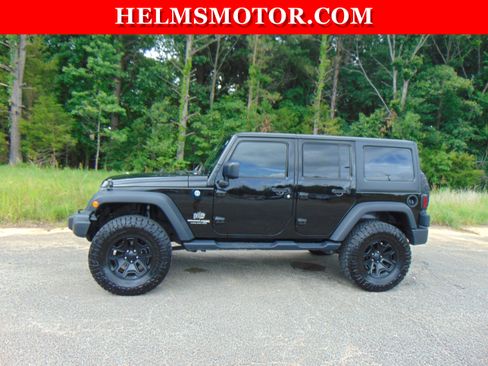 Used 2018 Jeep Wrangler Unlimited Sport S AWD/4WD image 1