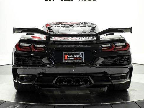 Used 2025 Chevrolet Corvette Z06 w/ Z07 Performance Package RWD image 10