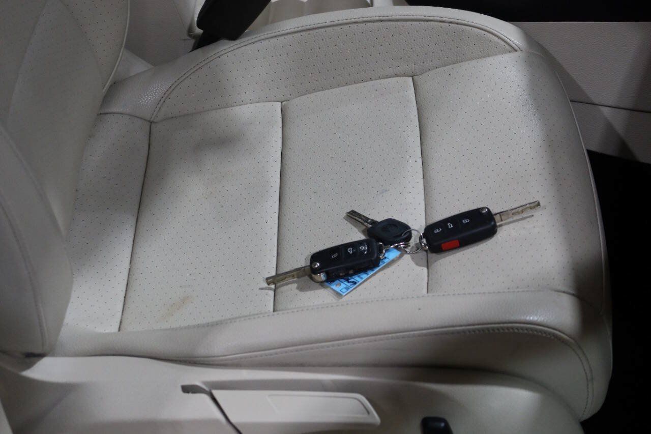 Used 2014 Volkswagen Jetta TDI FWD image 25