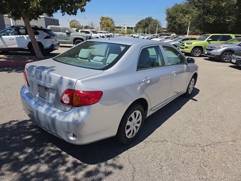 Used 2010 Toyota Corolla LE w/ All Weather Guard Pkg FWD image 5