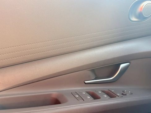 Used 2024 Hyundai Elantra SEL FWD image 27