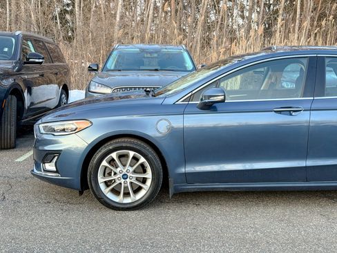 Used 2019 Ford Fusion Energi Titanium image 10
