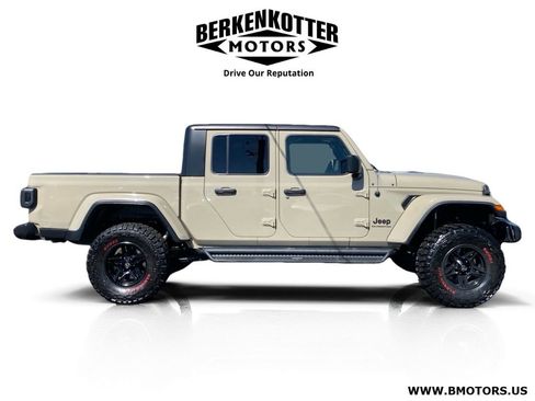 Used 2020 Jeep Gladiator Sport w/ Quick Order Package 24S AWD/4WD image 8
