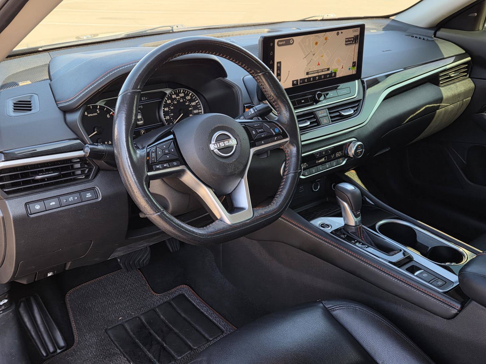Used 2024 Nissan Altima 2.0 SR FWD image 29