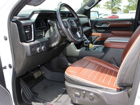 Used 2023 GMC Sierra 1500 Denali Ultimate AWD/4WD image 11