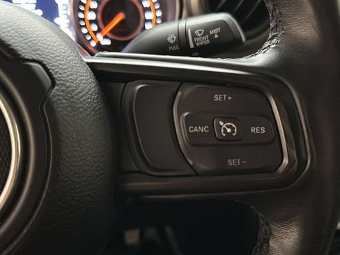 Used 2021 Jeep Gladiator Sport AWD/4WD image 23