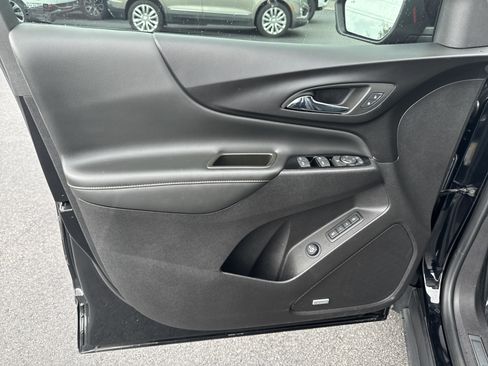 Used 2024 Chevrolet Equinox Premier FWD image 25