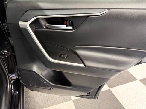 Used 2025 Toyota RAV4 XLE FWD image 24