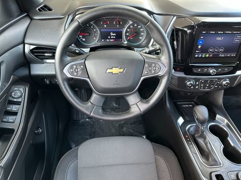 Used 2023 Chevrolet Traverse LT FWD image 13