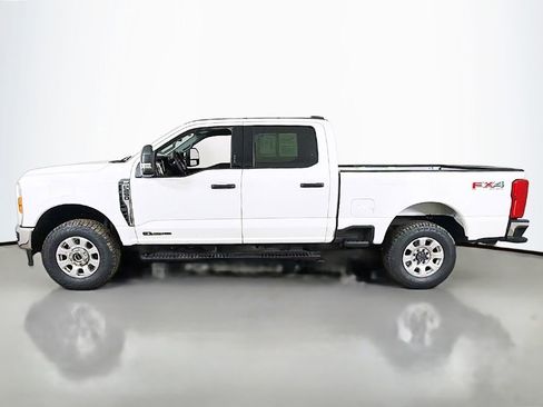 Used 2024 Ford F250 XLT w/ FX4 Off-Road Package AWD/4WD image 8
