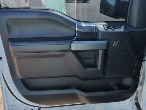 Used 2018 Ford F150 XLT w/ Equipment Group 302A Luxury AWD/4WD image 19