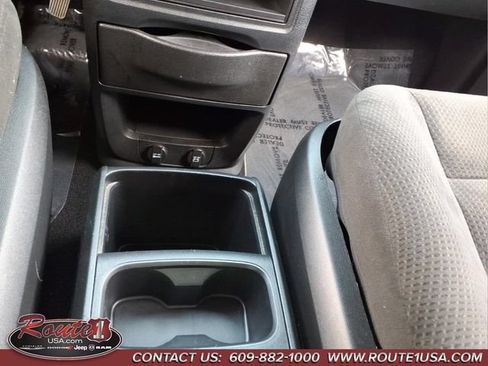 Used 2016 Dodge Grand Caravan SE FWD image 32