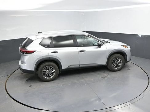 Used 2024 Nissan Rogue S FWD image 34