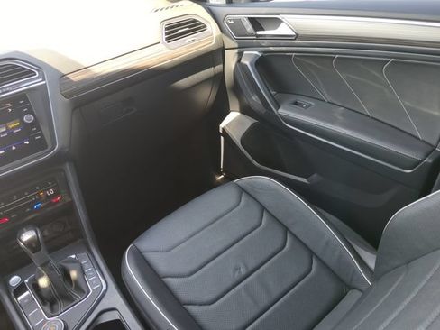 Used 2023 Volkswagen Tiguan SEL R-Line AWD/4WD image 19
