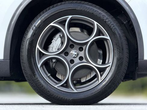 Used 2022 Alfa Romeo Stelvio Ti image 16