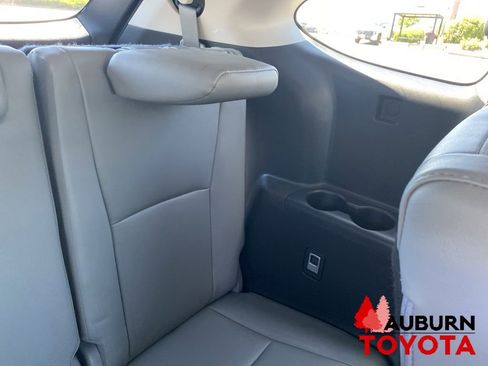 Used 2022 Toyota Highlander Platinum AWD/4WD image 25