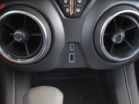 Used 2025 Chevrolet Blazer LT AWD/4WD image 11