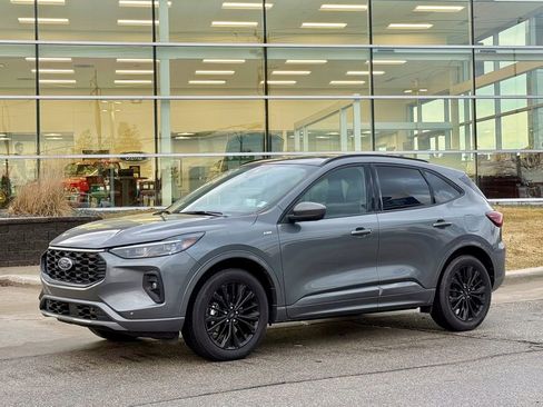 Certified 2025 Ford Escape ST-Line Elite w/ Premium Technology Package image 2