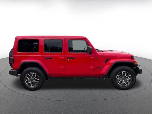 Used 2025 Jeep Wrangler Unlimited Sahara AWD/4WD image 17