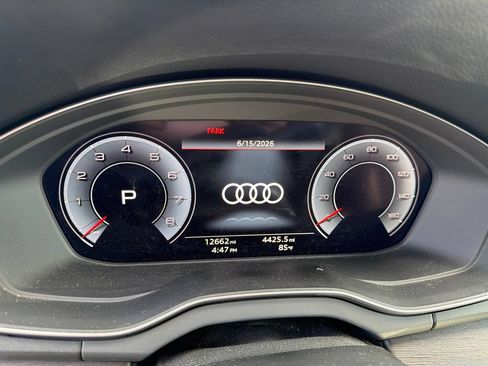 Used 2023 Audi Q5 2.0T Premium Plus w/ Premium Plus Package AWD/4WD image 2
