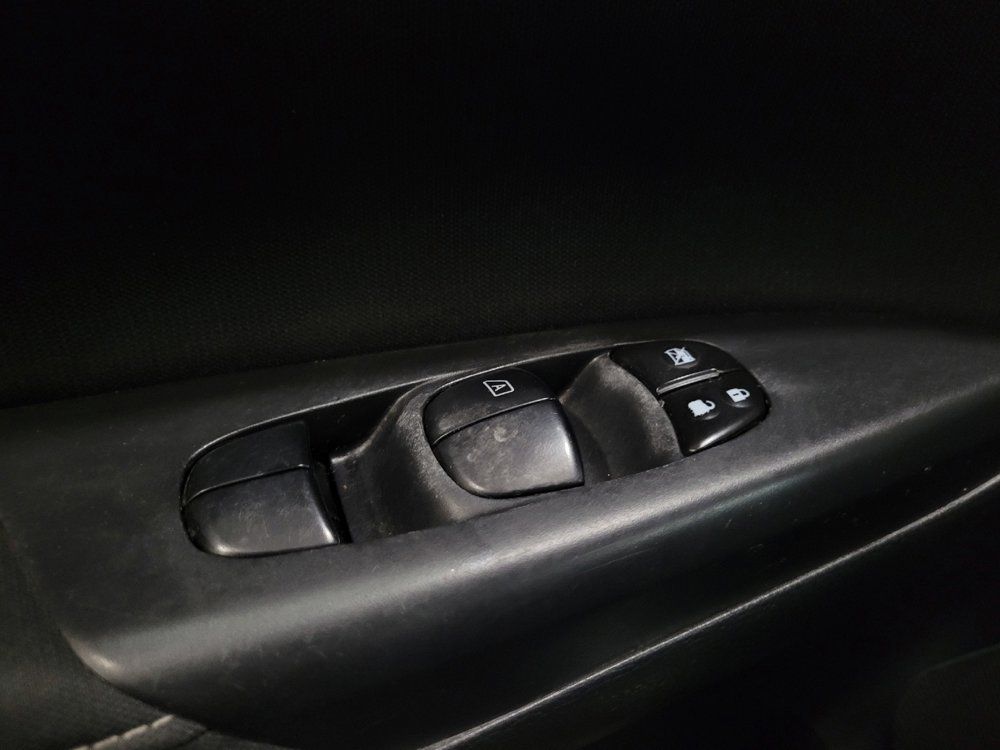 Used 2015 Nissan Sentra S FWD image 27