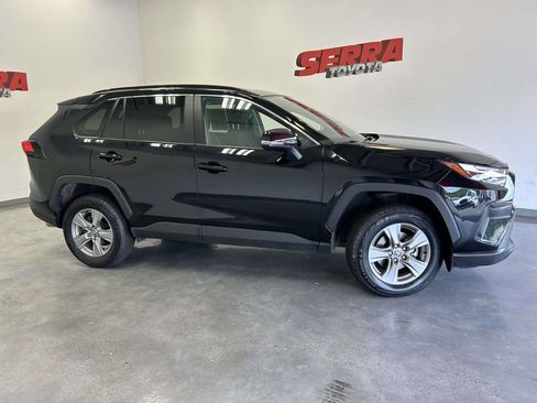 Used 2025 Toyota RAV4 XLE AWD/4WD image 2