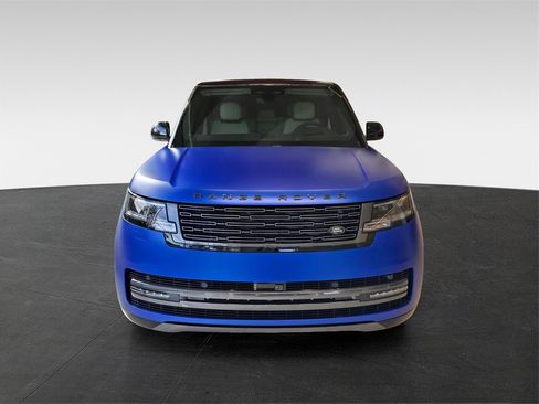 New 2025 Land Rover Range Rover SE image 2