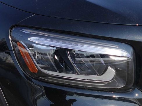 Used 2026 Mercedes-Benz GLB 250 4MATIC image 13