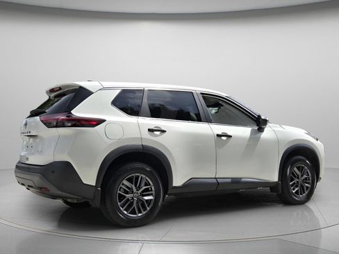 Used 2023 Nissan Rogue S FWD image 6