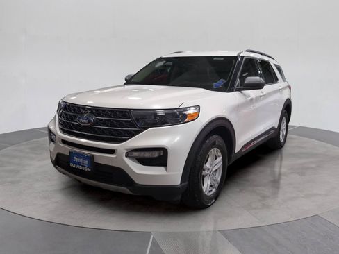 Certified 2023 Ford Explorer XLT w/ Equipment Group 202A AWD/4WD image 1