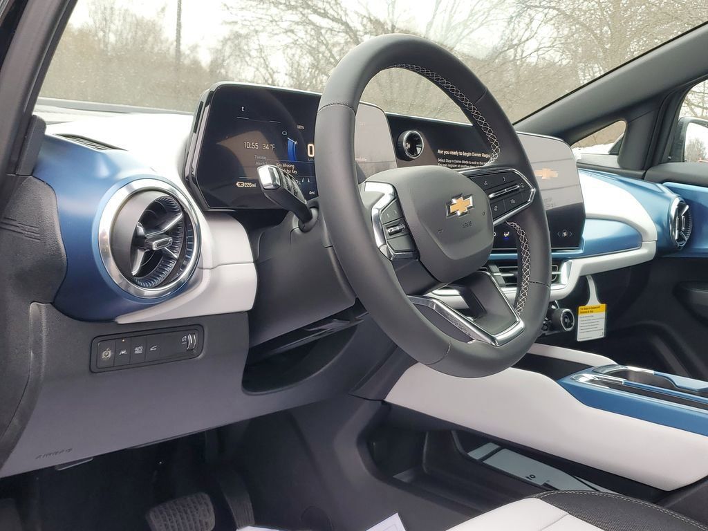 New 2026 Chevrolet Equinox EV LT FWD image 15