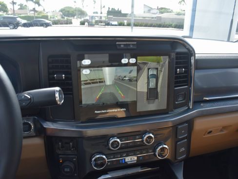 Used 2025 Ford F450 Lariat w/ FX4 Off-Road Package image 27