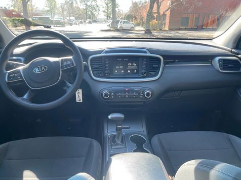 Used 2020 Kia Sorento L FWD image 17