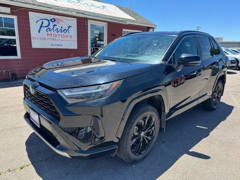 Used 2022 Toyota RAV4 SE AWD/4WD image 1