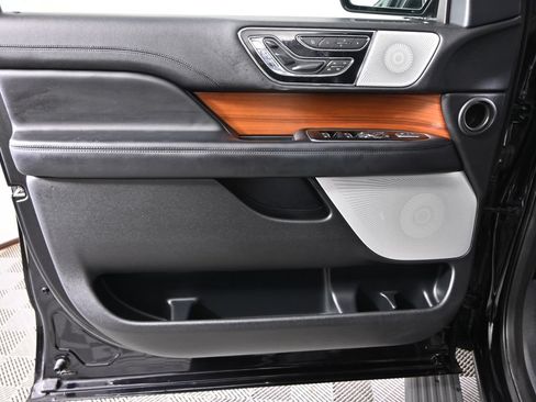 Used 2018 Lincoln Navigator Reserve w/ Technology Package AWD/4WD image 20
