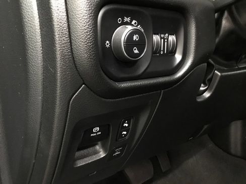 Used 2023 RAM 1500 Laramie AWD/4WD image 9