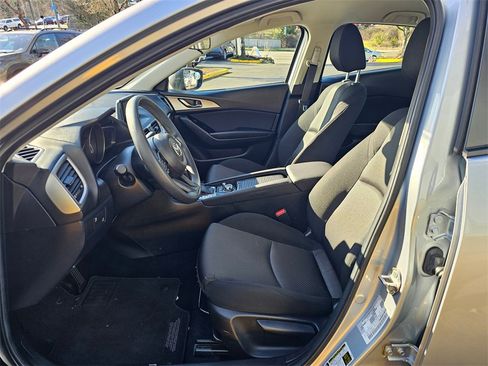 Used 2018 MAZDA MAZDA3 Sport image 21