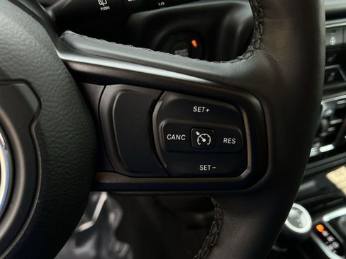 Used 2023 Jeep Wrangler Unlimited Sport AWD/4WD image 23