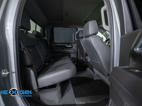 Used 2025 Chevrolet Silverado 2500 LTZ w/ LTZ Convenience Package AWD/4WD image 38