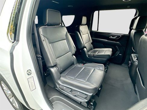 Used 2023 Chevrolet Suburban Premier image 29