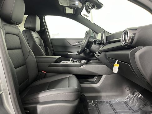 New 2026 Chevrolet Equinox LT w/ Convenience Package II image 13
