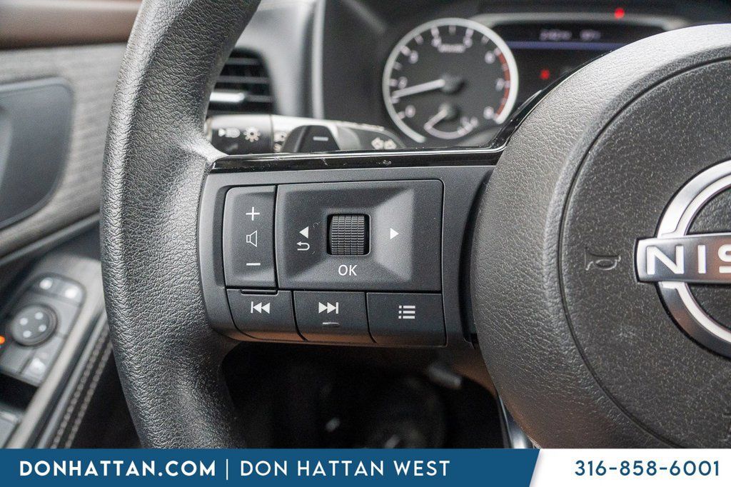 Used 2023 Nissan Rogue SV FWD image 10