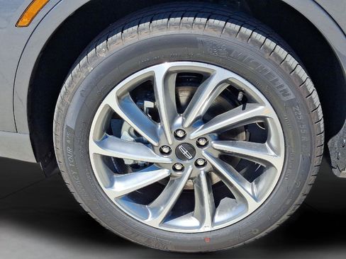 New 2025 Lincoln Corsair Grand Touring image 8