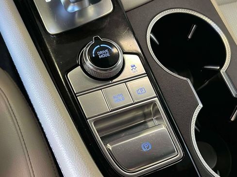 Used 2024 Genesis G70 2.5T AWD/4WD image 29