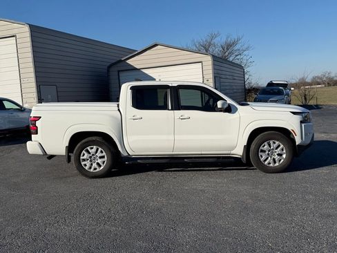 Used 2022 Nissan Frontier SV image 4