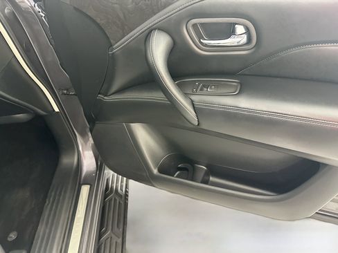 Used 2024 INFINITI QX80 Luxe image 35