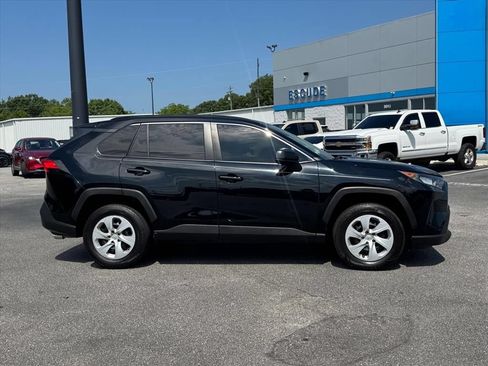 Used 2020 Toyota RAV4 LE FWD image 2