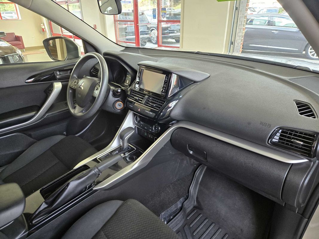 Used 2022 Mitsubishi Eclipse Cross ES FWD image 21