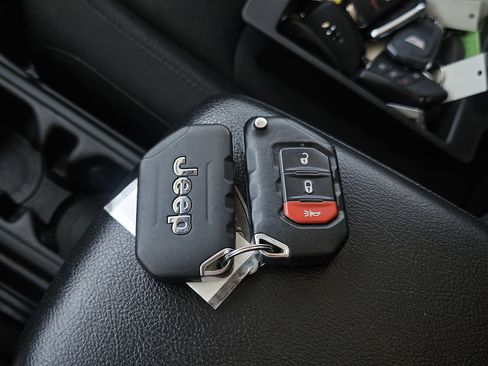 Used 2020 Jeep Wrangler Unlimited Sport S AWD/4WD image 29